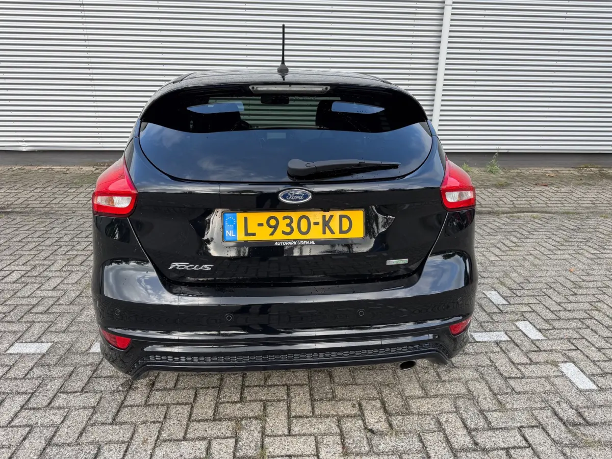 1.5 Titanium ST-line,stoel/stuurverwarming,Navigatie,clima,parkeersensoren/Camera