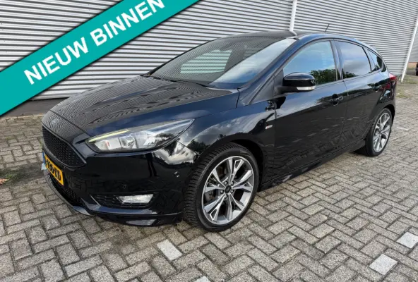 1.5 Titanium ST-line,stoel/stuurverwarming,Navigatie,clima,parkeersensoren/Camera