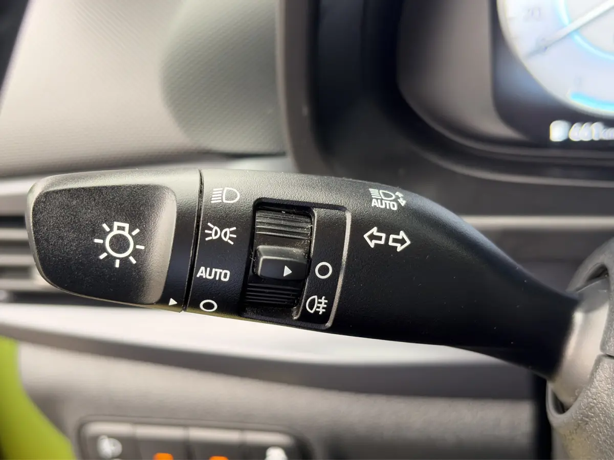1.0 T-GDI 100pk Premium | Carplay | Climate control | Cruise control | Stoel/stuurverwarming | Camera | Parkeersensoren | DAB | Premium Audio | Lichtmetalen velgen | Navigatie