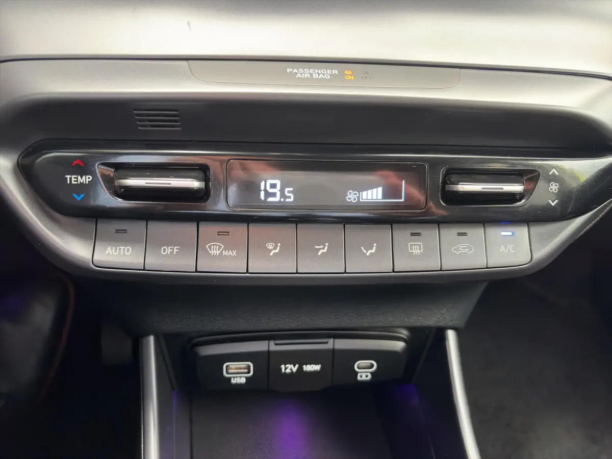 1.0 T-GDI 100pk Premium | Carplay | Climate control | Cruise control | Stoel/stuurverwarming | Camera | Parkeersensoren | DAB | Premium Audio | Lichtmetalen velgen | Navigatie
