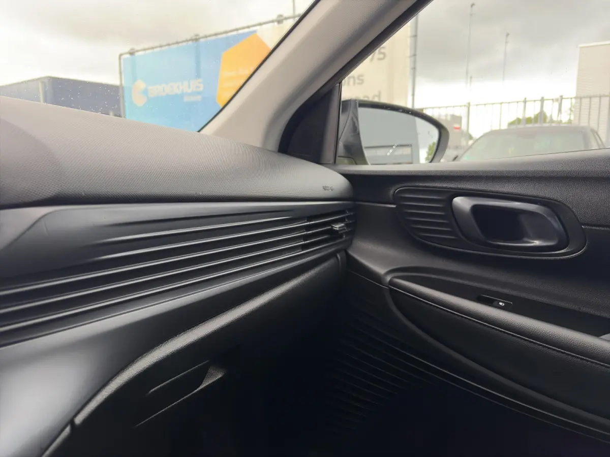 1.0 T-GDI 100pk Premium | Carplay | Climate control | Cruise control | Stoel/stuurverwarming | Camera | Parkeersensoren | DAB | Premium Audio | Lichtmetalen velgen | Navigatie