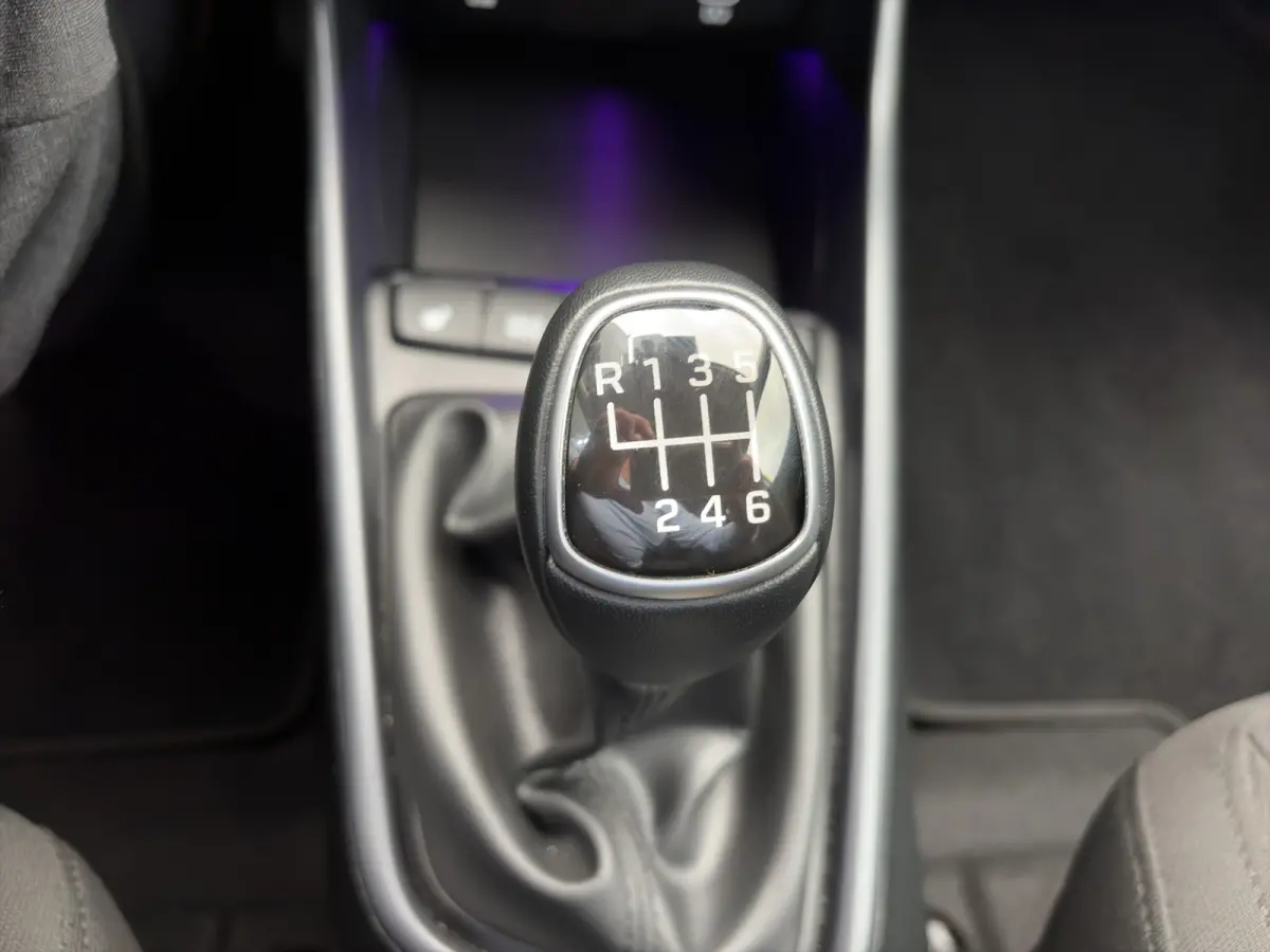 1.0 T-GDI 100pk Premium | Carplay | Climate control | Cruise control | Stoel/stuurverwarming | Camera | Parkeersensoren | DAB | Premium Audio | Lichtmetalen velgen | Navigatie