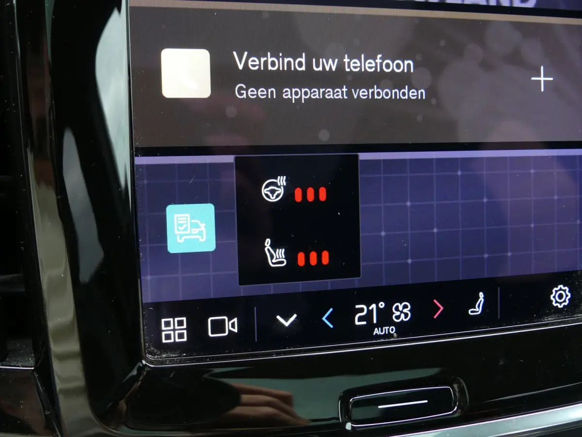 2.0 T6 AWD Inscription Exclusive / PANO / H&K AUDIO