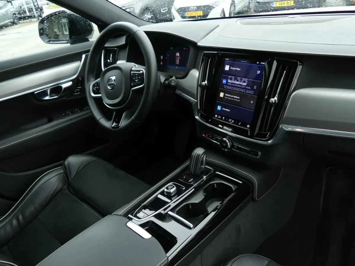 2.0 T6 AWD Inscription Exclusive / PANO / H&K AUDIO