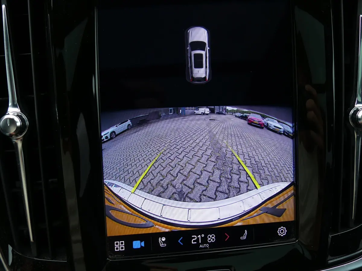 2.0 T6 AWD Inscription Exclusive / PANO / H&K AUDIO