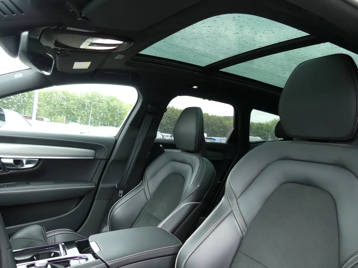 2.0 T6 AWD Inscription Exclusive / PANO / H&K AUDIO