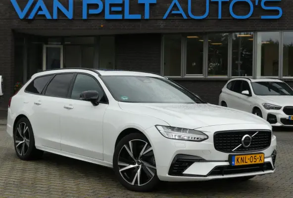 2.0 T6 AWD Inscription Exclusive / PANO / H&K AUDIO