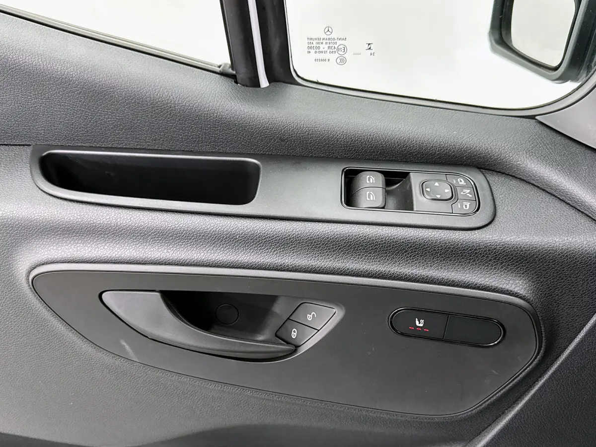 319 CDI L2H1 Pro Led Trekhaak 3500kg Navigatie Parkeerpakket Carplay Betimmering BPM vrij Stoelverwarming