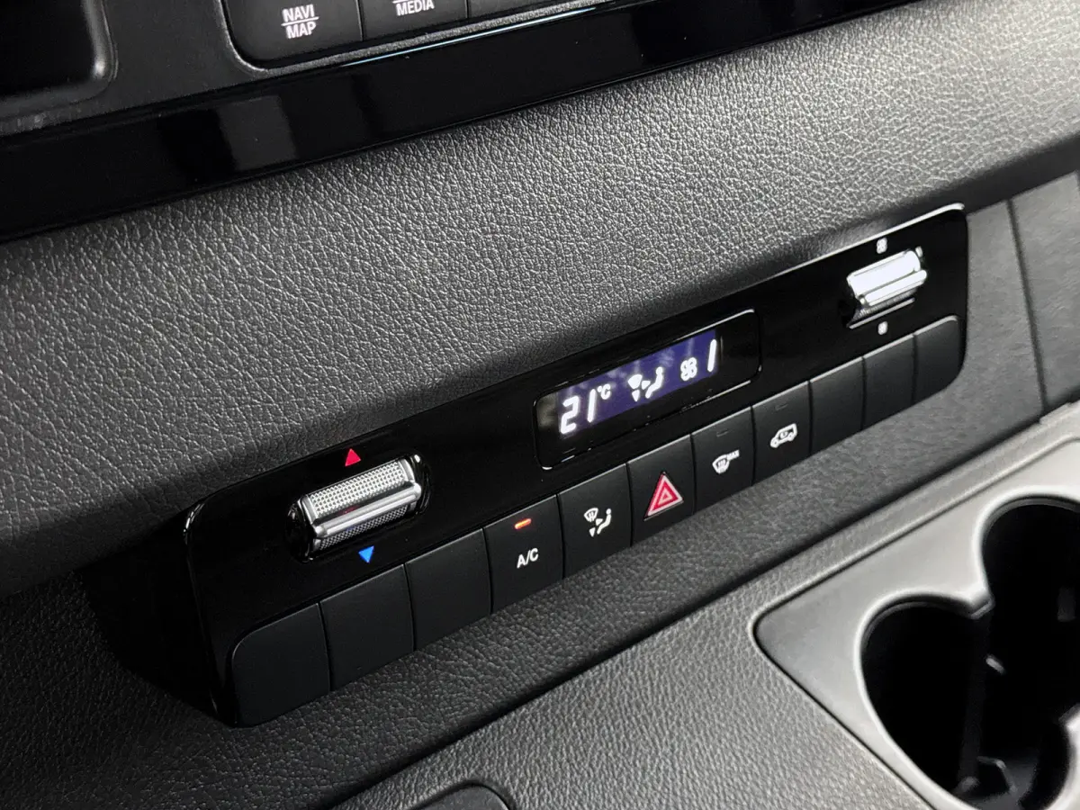 319 CDI L2H1 Pro Led Trekhaak 3500kg Navigatie Parkeerpakket Carplay Betimmering BPM vrij Stoelverwarming