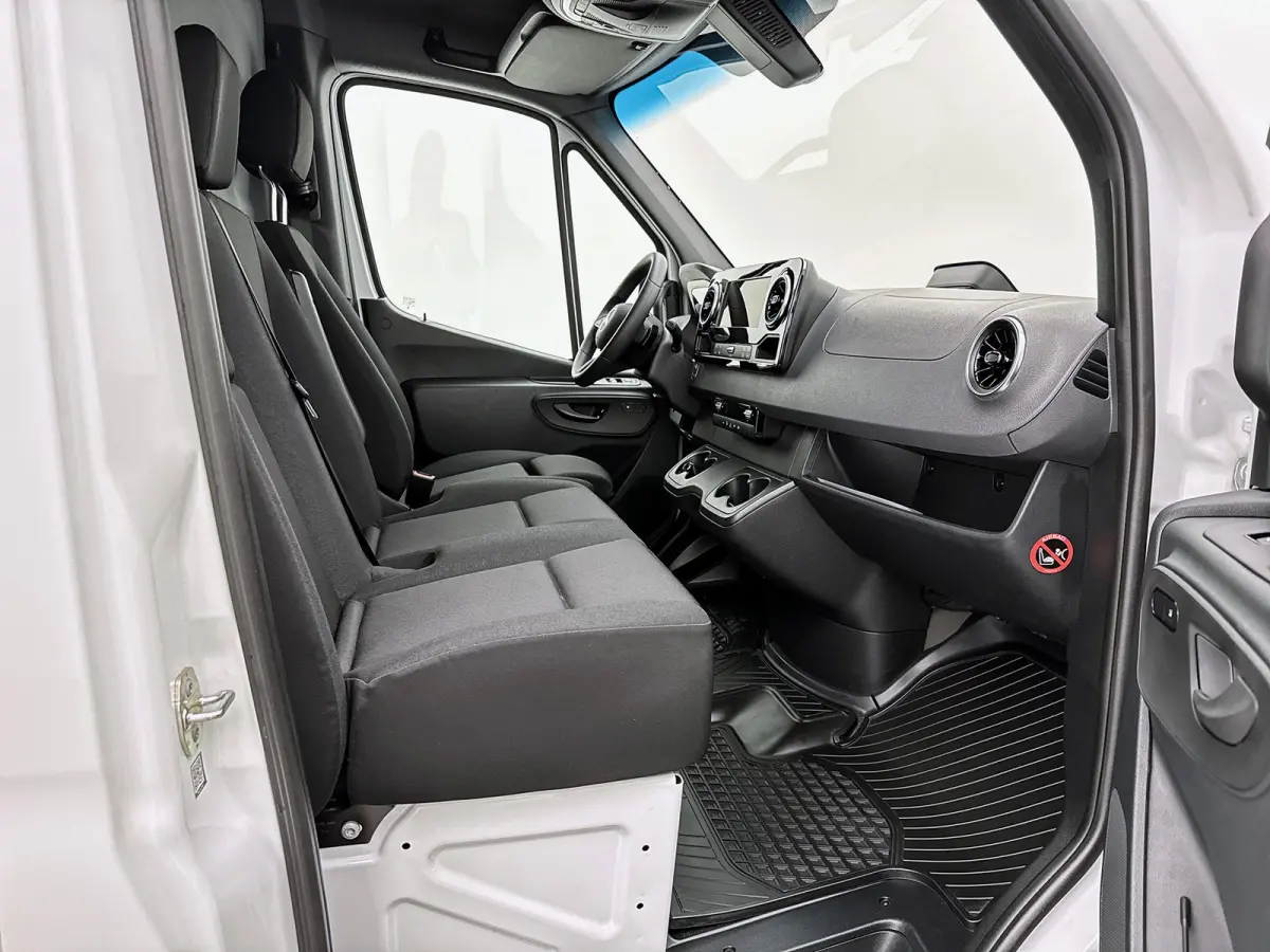 319 CDI L2H1 Pro Led Trekhaak 3500kg Navigatie Parkeerpakket Carplay Betimmering BPM vrij Stoelverwarming