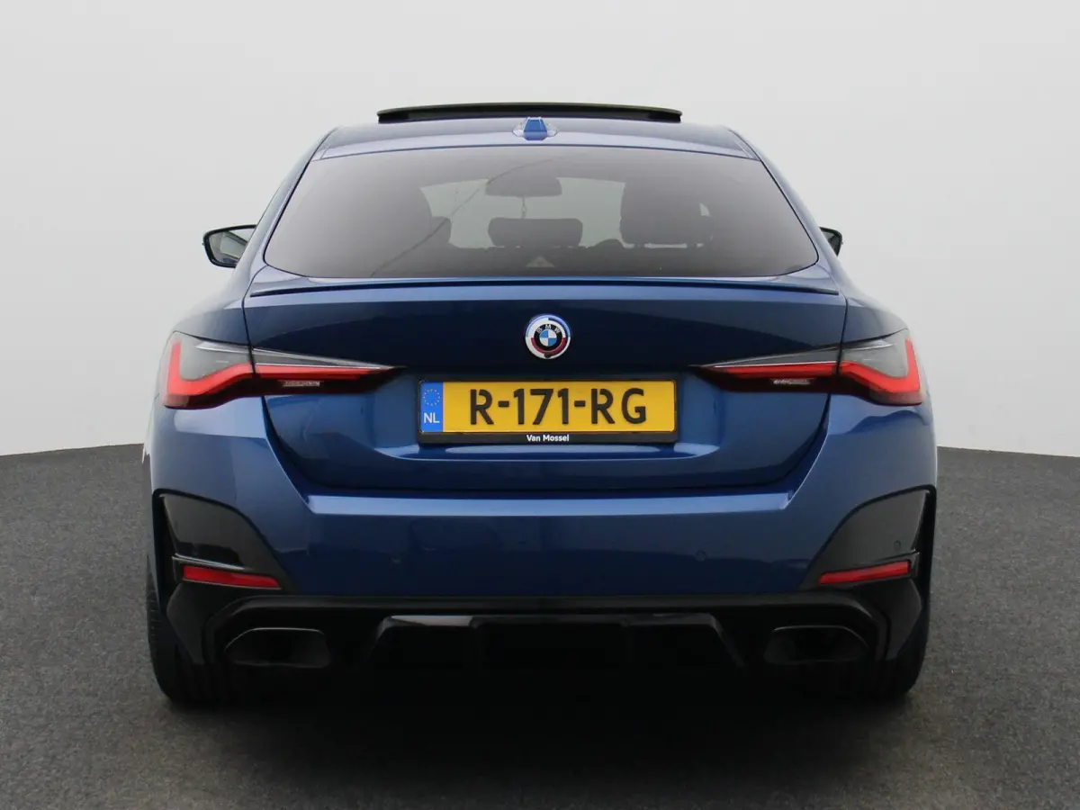 430i High Executive AUTOMAAT | SCHUIFKANTEL DAK | M PERFORMANCE PACK | M PAKKET | CAMERA | APPLE CARPLAY | NAVIGATIE | CARBON PAKKET | VIRTUEEL | PDC | STOELVERWARMING | LEDER | SPORSTOELEN 