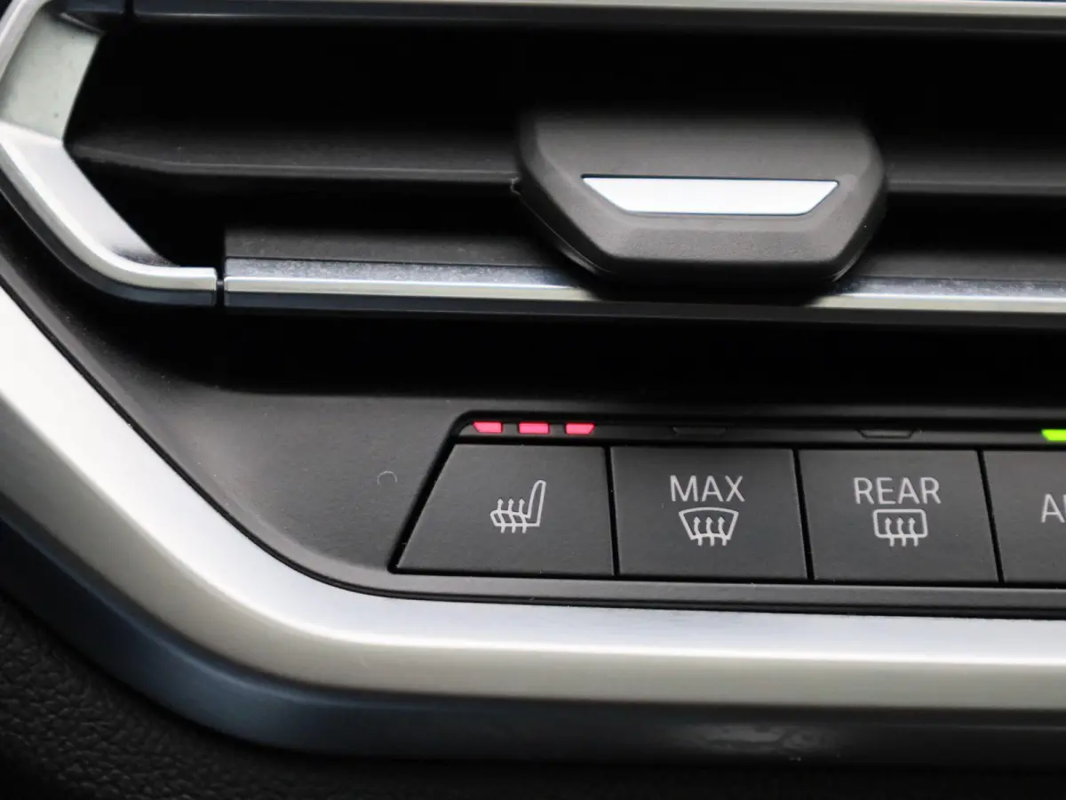 430i High Executive AUTOMAAT | SCHUIFKANTEL DAK | M PERFORMANCE PACK | M PAKKET | CAMERA | APPLE CARPLAY | NAVIGATIE | CARBON PAKKET | VIRTUEEL | PDC | STOELVERWARMING | LEDER | SPORSTOELEN 