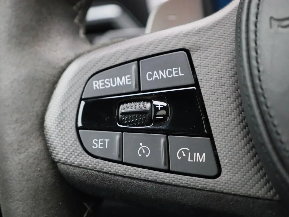 430i High Executive AUTOMAAT | SCHUIFKANTEL DAK | M PERFORMANCE PACK | M PAKKET | CAMERA | APPLE CARPLAY | NAVIGATIE | CARBON PAKKET | VIRTUEEL | PDC | STOELVERWARMING | LEDER | SPORSTOELEN 