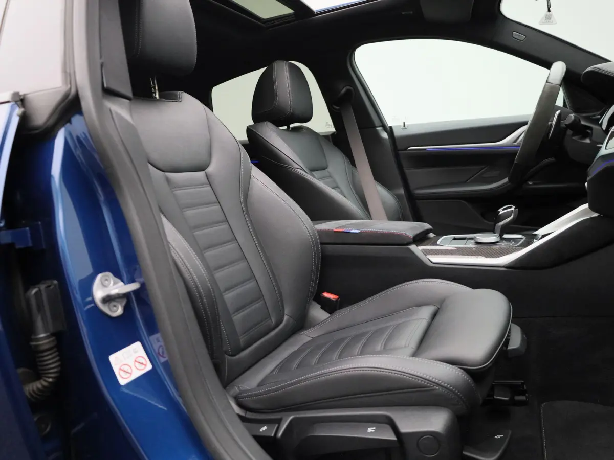 430i High Executive AUTOMAAT | SCHUIFKANTEL DAK | M PERFORMANCE PACK | M PAKKET | CAMERA | APPLE CARPLAY | NAVIGATIE | CARBON PAKKET | VIRTUEEL | PDC | STOELVERWARMING | LEDER | SPORSTOELEN 