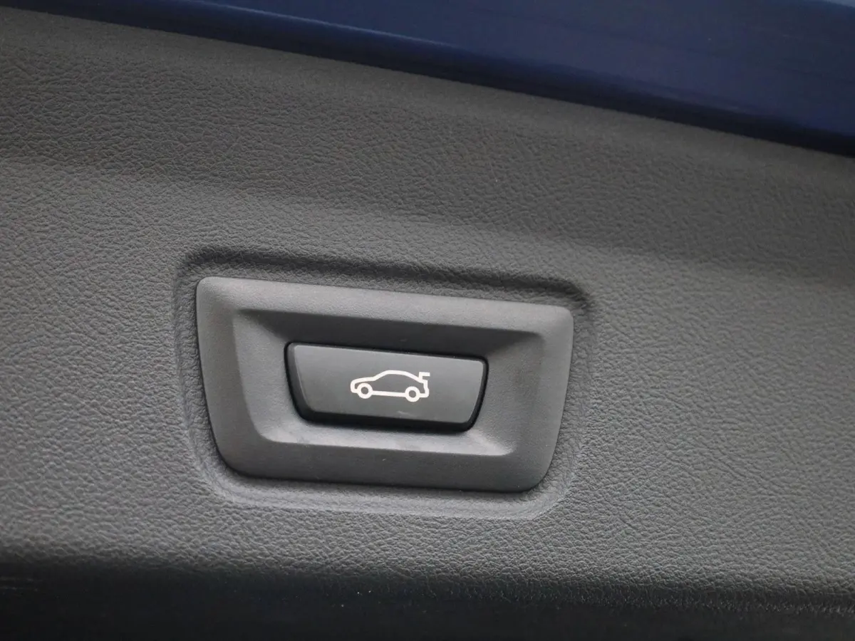 430i High Executive AUTOMAAT | SCHUIFKANTEL DAK | M PERFORMANCE PACK | M PAKKET | CAMERA | APPLE CARPLAY | NAVIGATIE | CARBON PAKKET | VIRTUEEL | PDC | STOELVERWARMING | LEDER | SPORSTOELEN 