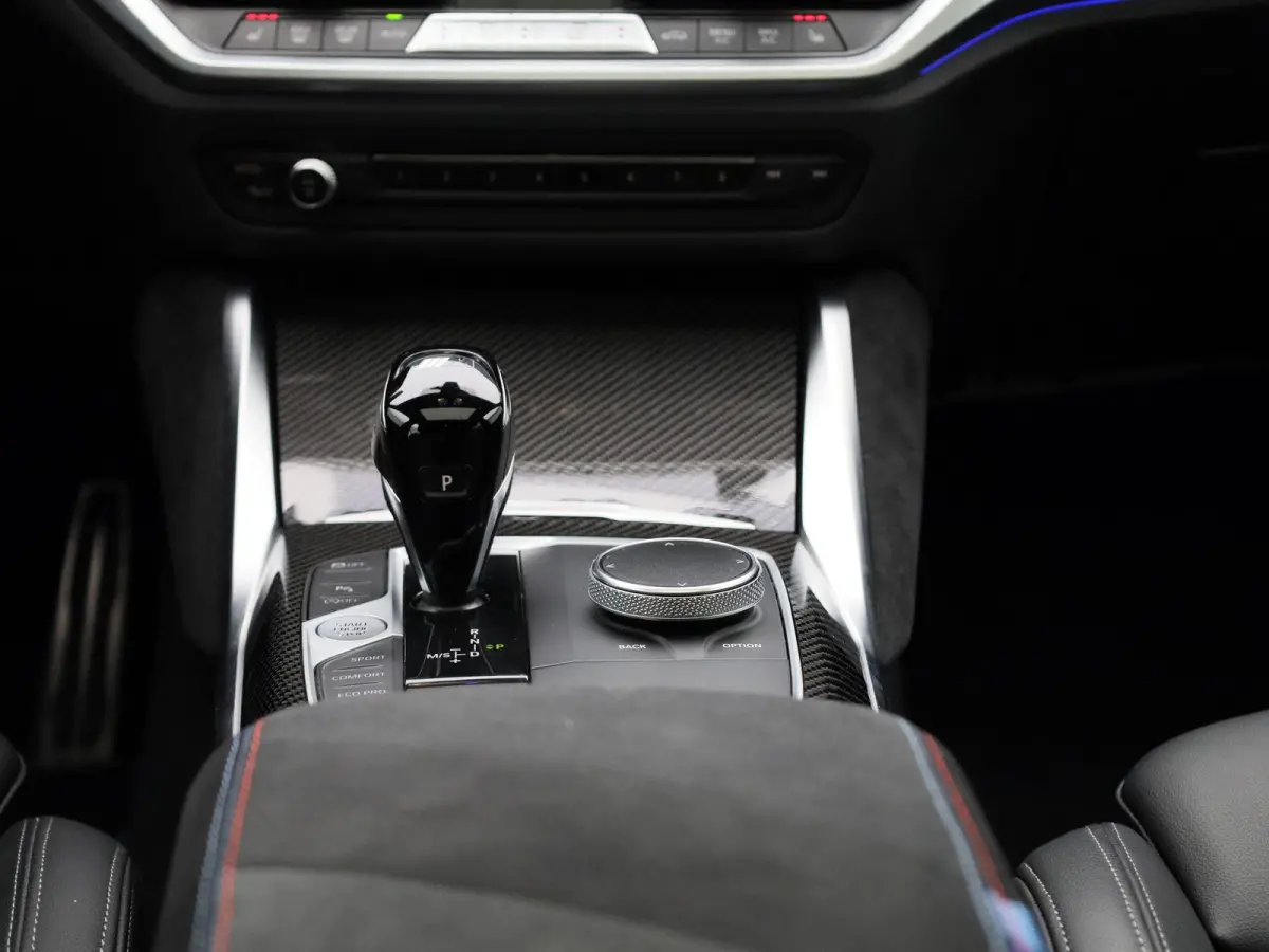 430i High Executive AUTOMAAT | SCHUIFKANTEL DAK | M PERFORMANCE PACK | M PAKKET | CAMERA | APPLE CARPLAY | NAVIGATIE | CARBON PAKKET | VIRTUEEL | PDC | STOELVERWARMING | LEDER | SPORSTOELEN 