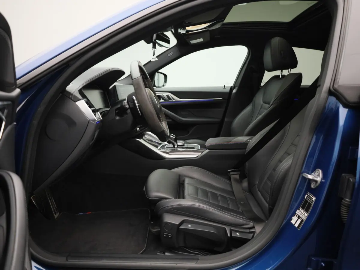 430i High Executive AUTOMAAT | SCHUIFKANTEL DAK | M PERFORMANCE PACK | M PAKKET | CAMERA | APPLE CARPLAY | NAVIGATIE | CARBON PAKKET | VIRTUEEL | PDC | STOELVERWARMING | LEDER | SPORSTOELEN 