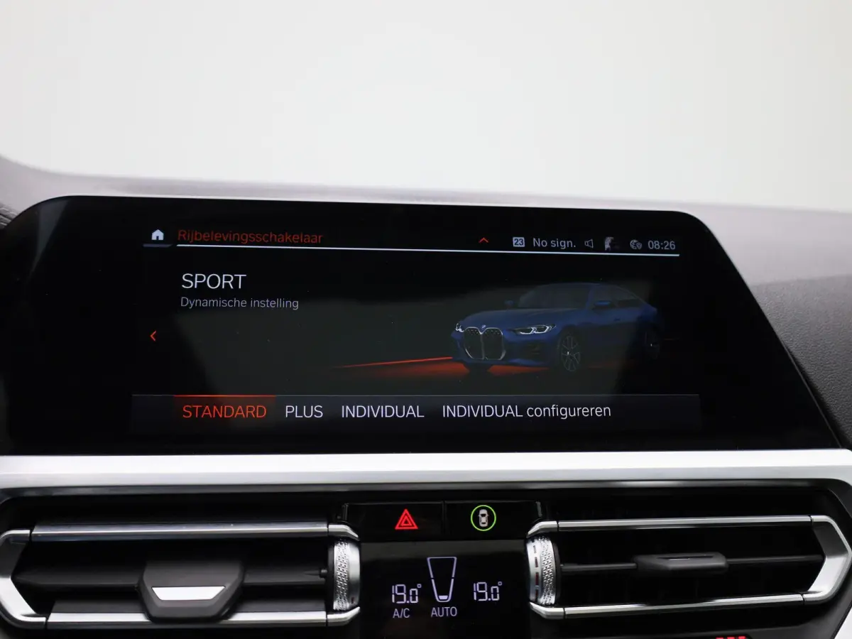 430i High Executive AUTOMAAT | SCHUIFKANTEL DAK | M PERFORMANCE PACK | M PAKKET | CAMERA | APPLE CARPLAY | NAVIGATIE | CARBON PAKKET | VIRTUEEL | PDC | STOELVERWARMING | LEDER | SPORSTOELEN 