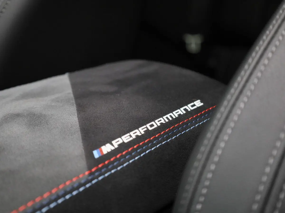 430i High Executive AUTOMAAT | SCHUIFKANTEL DAK | M PERFORMANCE PACK | M PAKKET | CAMERA | APPLE CARPLAY | NAVIGATIE | CARBON PAKKET | VIRTUEEL | PDC | STOELVERWARMING | LEDER | SPORSTOELEN 