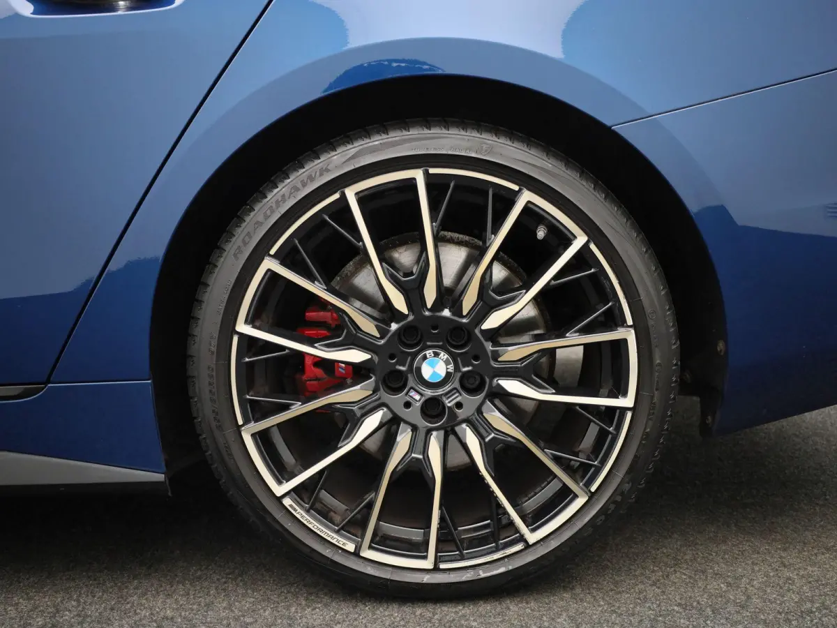 430i High Executive AUTOMAAT | SCHUIFKANTEL DAK | M PERFORMANCE PACK | M PAKKET | CAMERA | APPLE CARPLAY | NAVIGATIE | CARBON PAKKET | VIRTUEEL | PDC | STOELVERWARMING | LEDER | SPORSTOELEN 