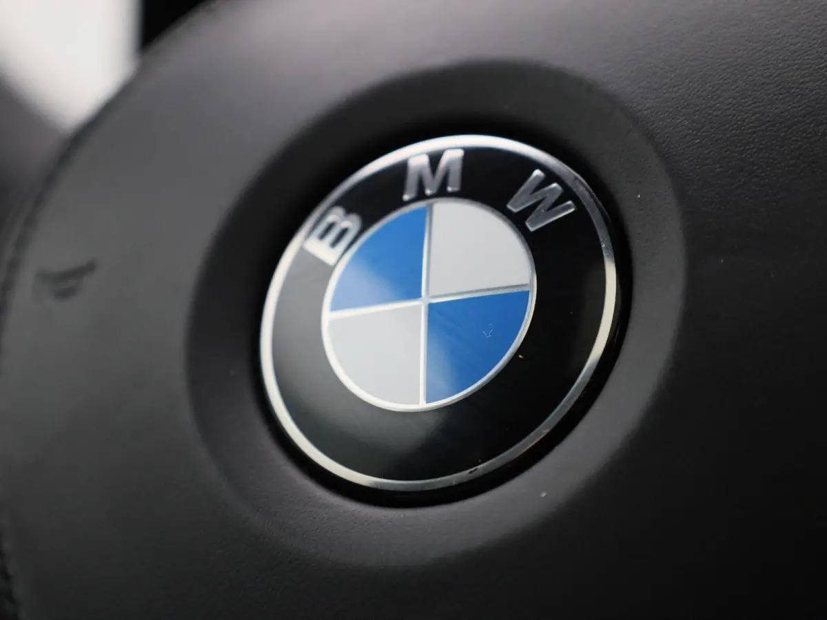 430i High Executive AUTOMAAT | SCHUIFKANTEL DAK | M PERFORMANCE PACK | M PAKKET | CAMERA | APPLE CARPLAY | NAVIGATIE | CARBON PAKKET | VIRTUEEL | PDC | STOELVERWARMING | LEDER | SPORSTOELEN 