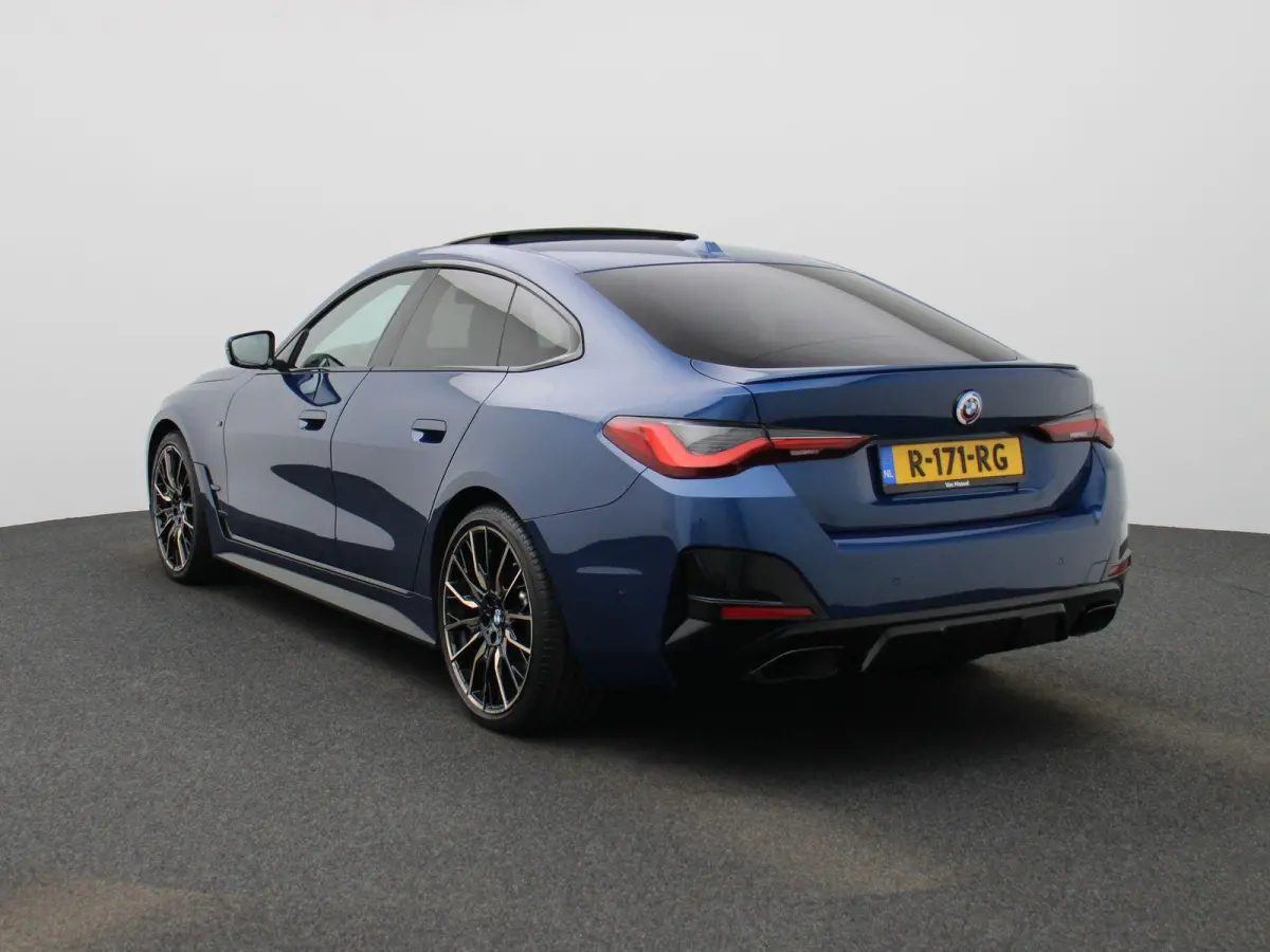 430i High Executive AUTOMAAT | SCHUIFKANTEL DAK | M PERFORMANCE PACK | M PAKKET | CAMERA | APPLE CARPLAY | NAVIGATIE | CARBON PAKKET | VIRTUEEL | PDC | STOELVERWARMING | LEDER | SPORSTOELEN 