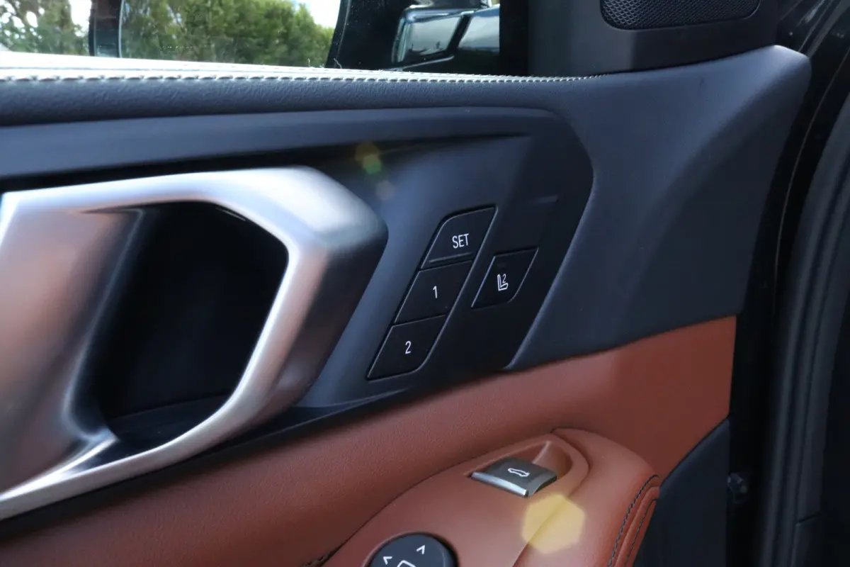 xDrive50e M-SPORT PRO | Trekhaak | Skylounge | Tartufo | 4-wielsturing  | HiFi | Pano | Memory | Carplay | Stuurverwarming | Cruise Control
