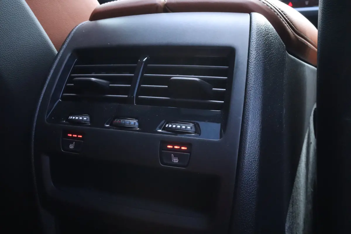 xDrive50e M-SPORT PRO | Trekhaak | Skylounge | Tartufo | 4-wielsturing  | HiFi | Pano | Memory | Carplay | Stuurverwarming | Cruise Control