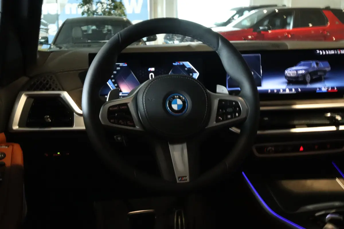 xDrive50e M-SPORT PRO | Trekhaak | Skylounge | Tartufo | 4-wielsturing  | HiFi | Pano | Memory | Carplay | Stuurverwarming | Cruise Control