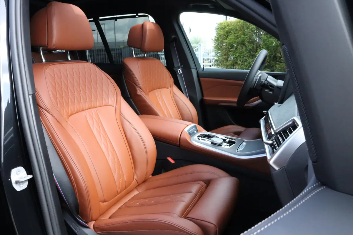 xDrive50e M-SPORT PRO | Trekhaak | Skylounge | Tartufo | 4-wielsturing  | HiFi | Pano | Memory | Carplay | Stuurverwarming | Cruise Control