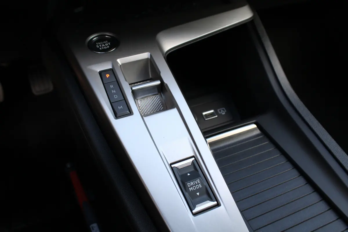 1.2 Hybrid 145 e-DCS6 Allure | Automaat | Navigatie | Camera | 19 Inch | Apple carplay | Origineel NL | Adaptieve cruise control |