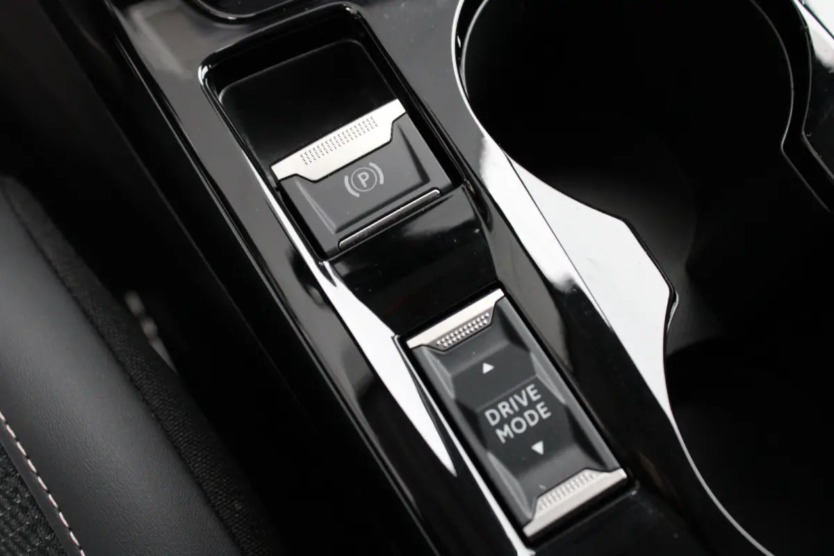 1.2 Hybrid 110 e-DCS6 Allure | Automaat | Navigatie | Camera voor + achter | Apple carplay | Adaptieve cruise control |