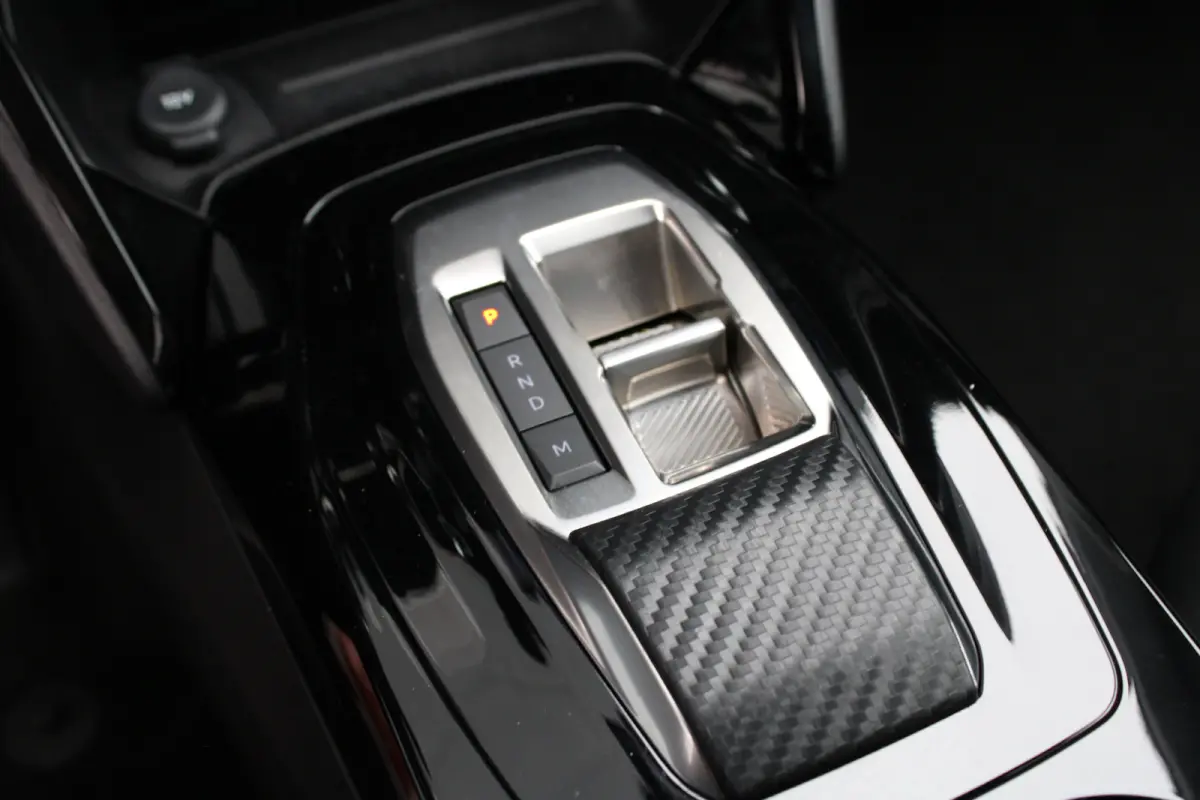 1.2 Hybrid 110 e-DCS6 Allure | Automaat | Navigatie | Camera voor + achter | Apple carplay | Adaptieve cruise control |