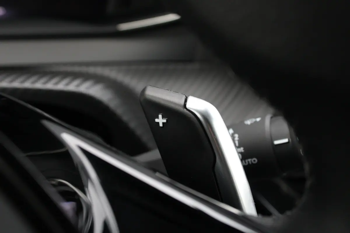 1.2 Hybrid 110 e-DCS6 Allure | Automaat | Navigatie | Camera voor + achter | Apple carplay | Adaptieve cruise control |