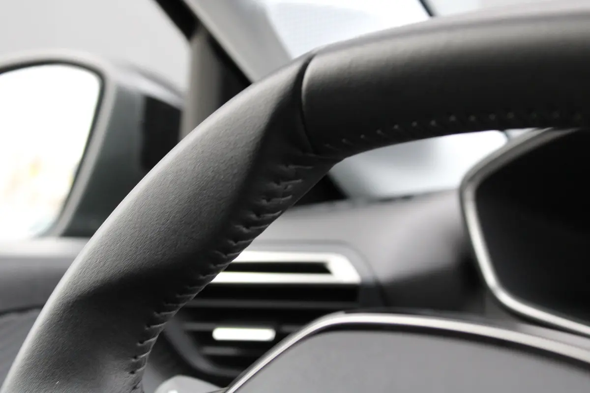 1.2 Hybrid 110 e-DCS6 Allure | Automaat | Navigatie | Camera voor + achter | Apple carplay | Adaptieve cruise control |