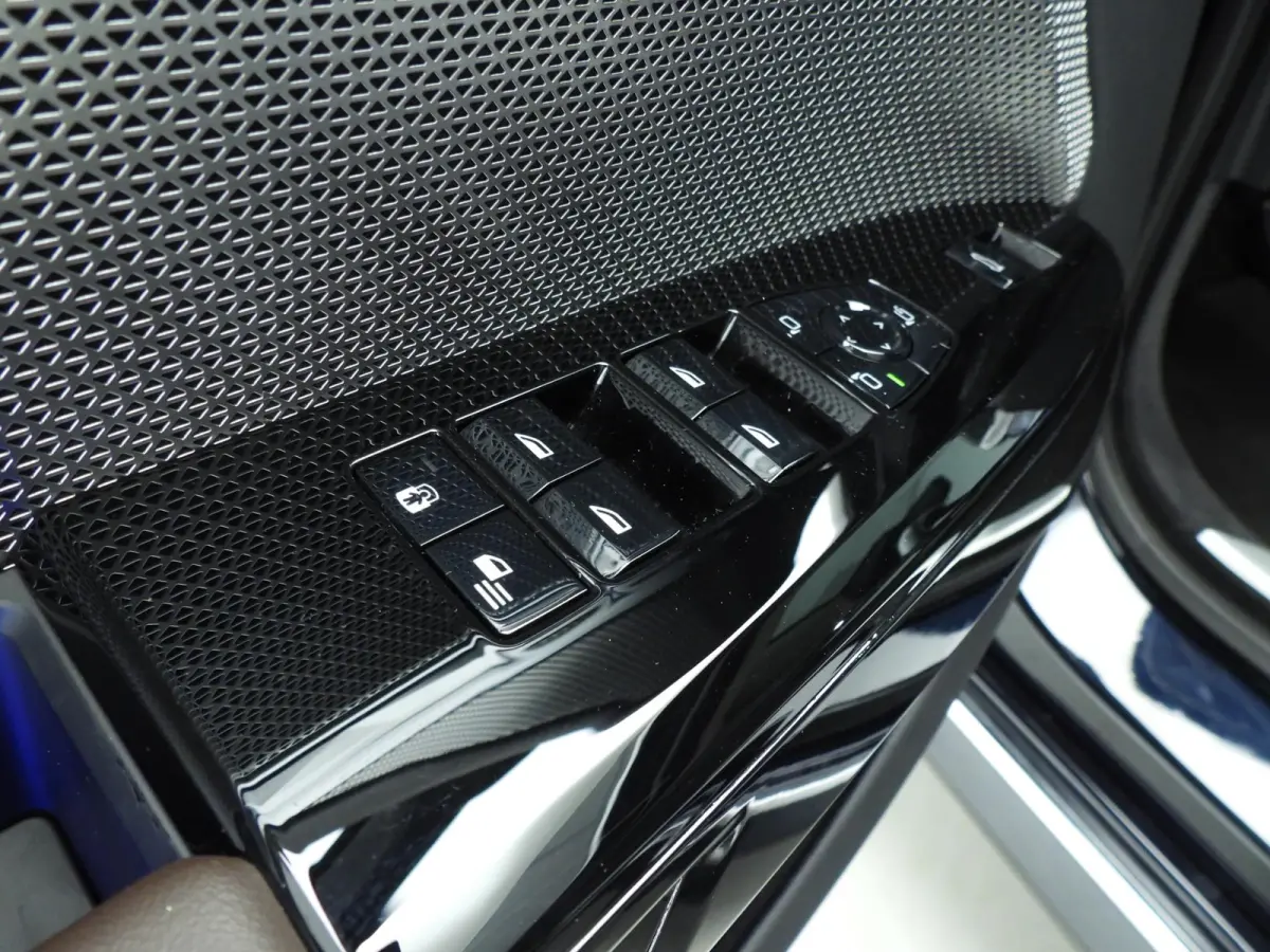 xDrive60 106 kWh | LED | HUD | Active cruise | Panoramadak | Active steering | DAB | Bowers & Wilkins sound | Alu 20 inch