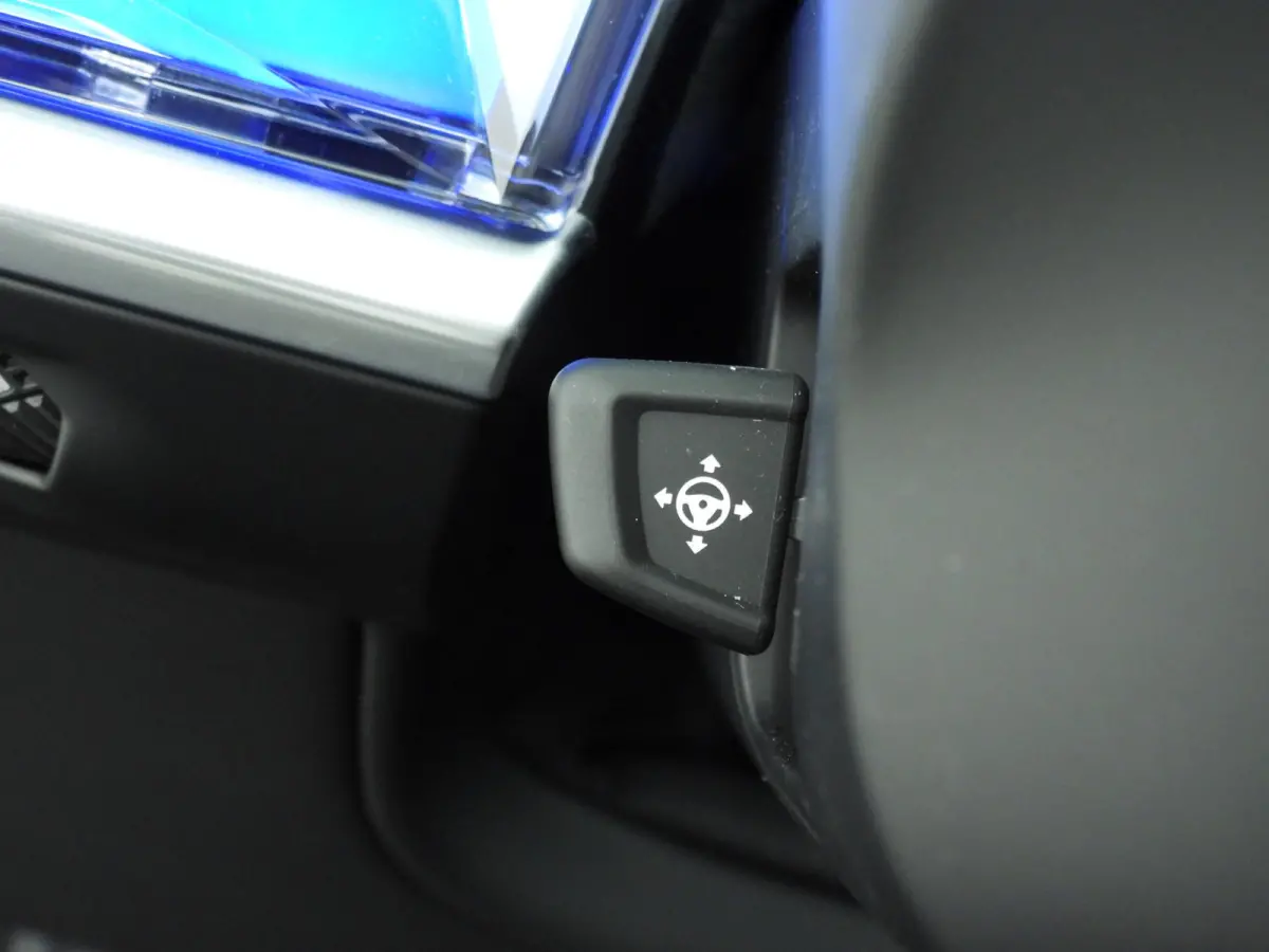 xDrive60 106 kWh | LED | HUD | Active cruise | Panoramadak | Active steering | DAB | Bowers & Wilkins sound | Alu 20 inch
