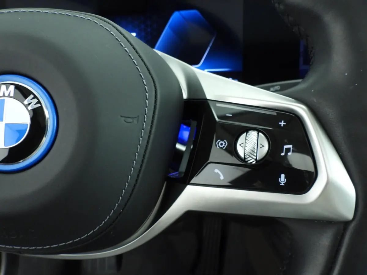 xDrive60 106 kWh | LED | HUD | Active cruise | Panoramadak | Active steering | DAB | Bowers & Wilkins sound | Alu 20 inch