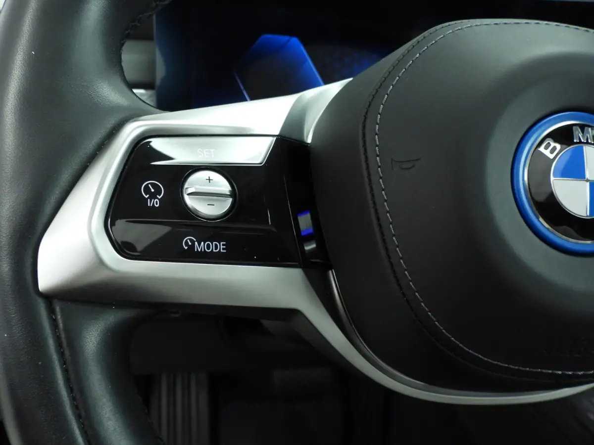 xDrive60 106 kWh | LED | HUD | Active cruise | Panoramadak | Active steering | DAB | Bowers & Wilkins sound | Alu 20 inch