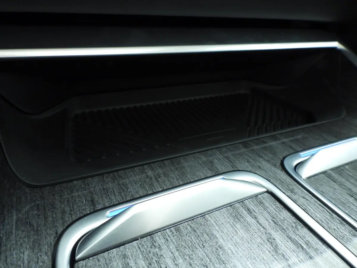 xDrive60 106 kWh | LED | HUD | Active cruise | Panoramadak | Active steering | DAB | Bowers & Wilkins sound | Alu 20 inch