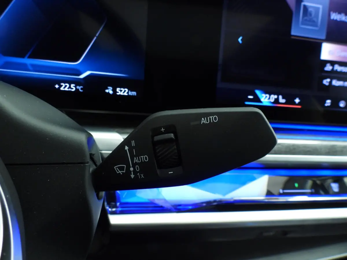 xDrive60 106 kWh | LED | HUD | Active cruise | Panoramadak | Active steering | DAB | Bowers & Wilkins sound | Alu 20 inch