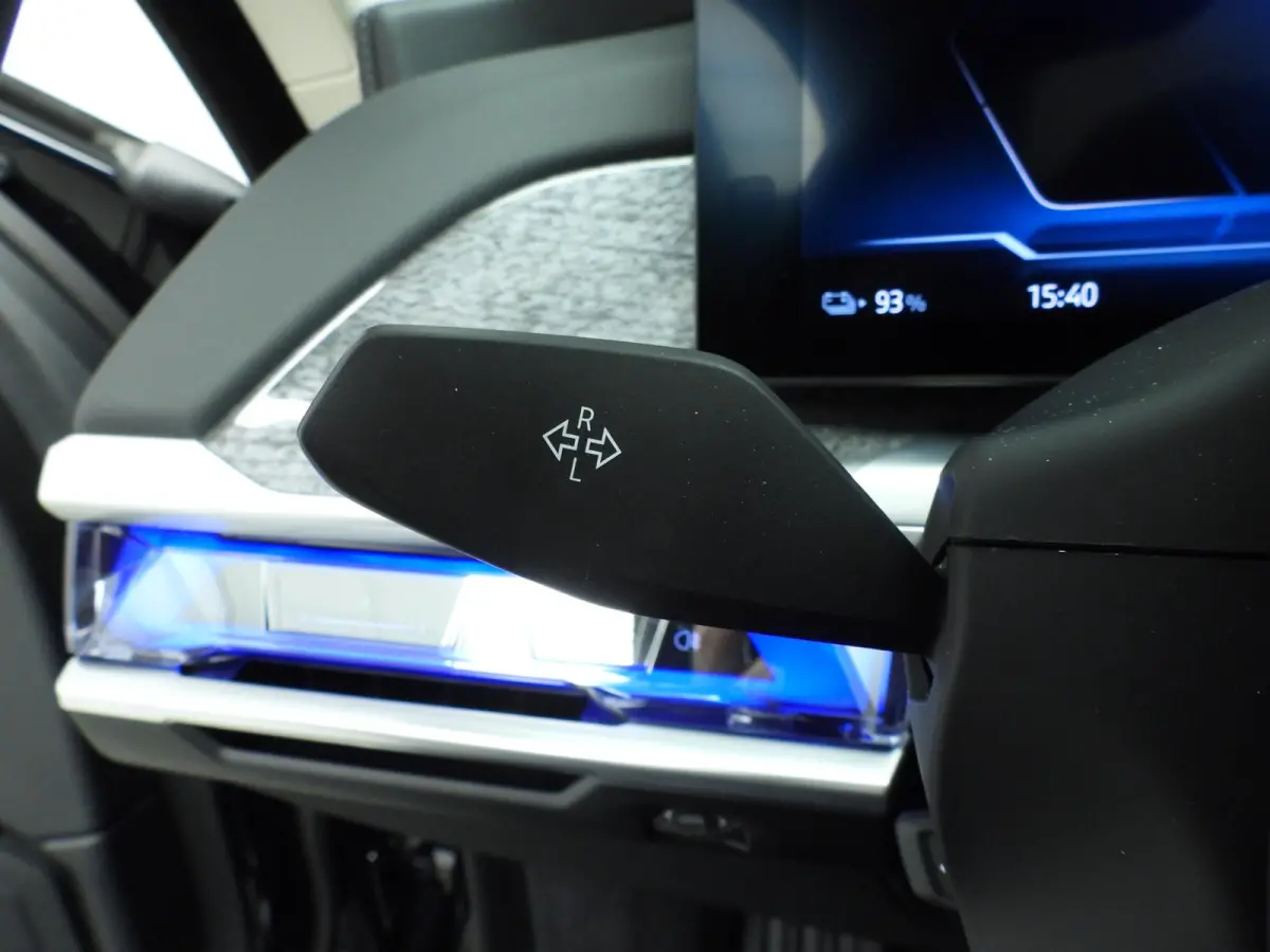 xDrive60 106 kWh | LED | HUD | Active cruise | Panoramadak | Active steering | DAB | Bowers & Wilkins sound | Alu 20 inch