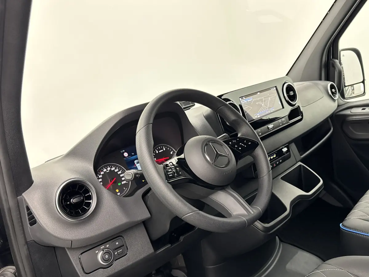 317 CDI L2H2 30 JAAR EDITION Leder Vanstep Trekhaak 3500kg Navigatie Led MAK Safari Trekhaak