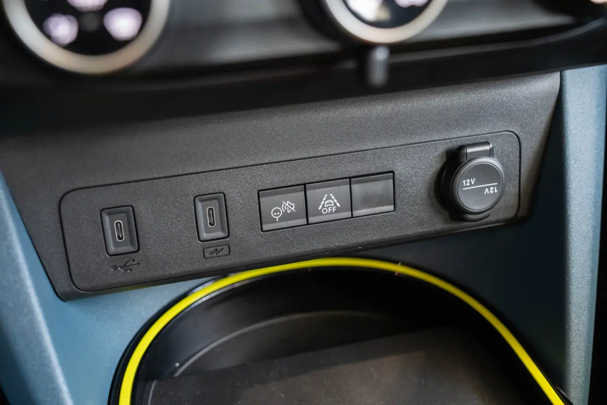 1.2 Hybrid ICON | Tot 8 Jaar Garantie | Apple Carplay & Android Auto | Parkeersensoren | Cruise Controle | Airco | USB |
