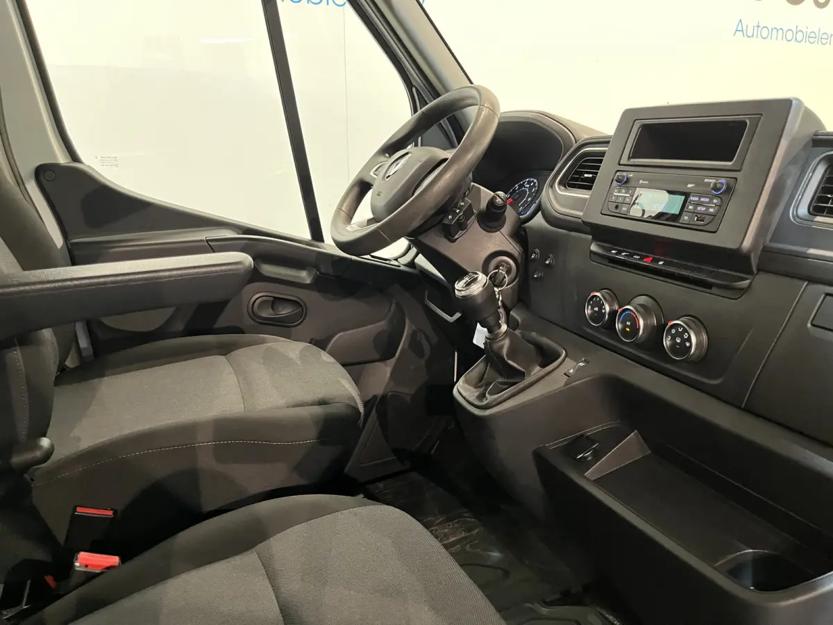 2.3 dCi 145 PK L3 Open Laadbak / Fassi Kraan / Euro 6 / Airco / Trekhaak / Cruise Control / 3-Zits / 55.000 KM !!