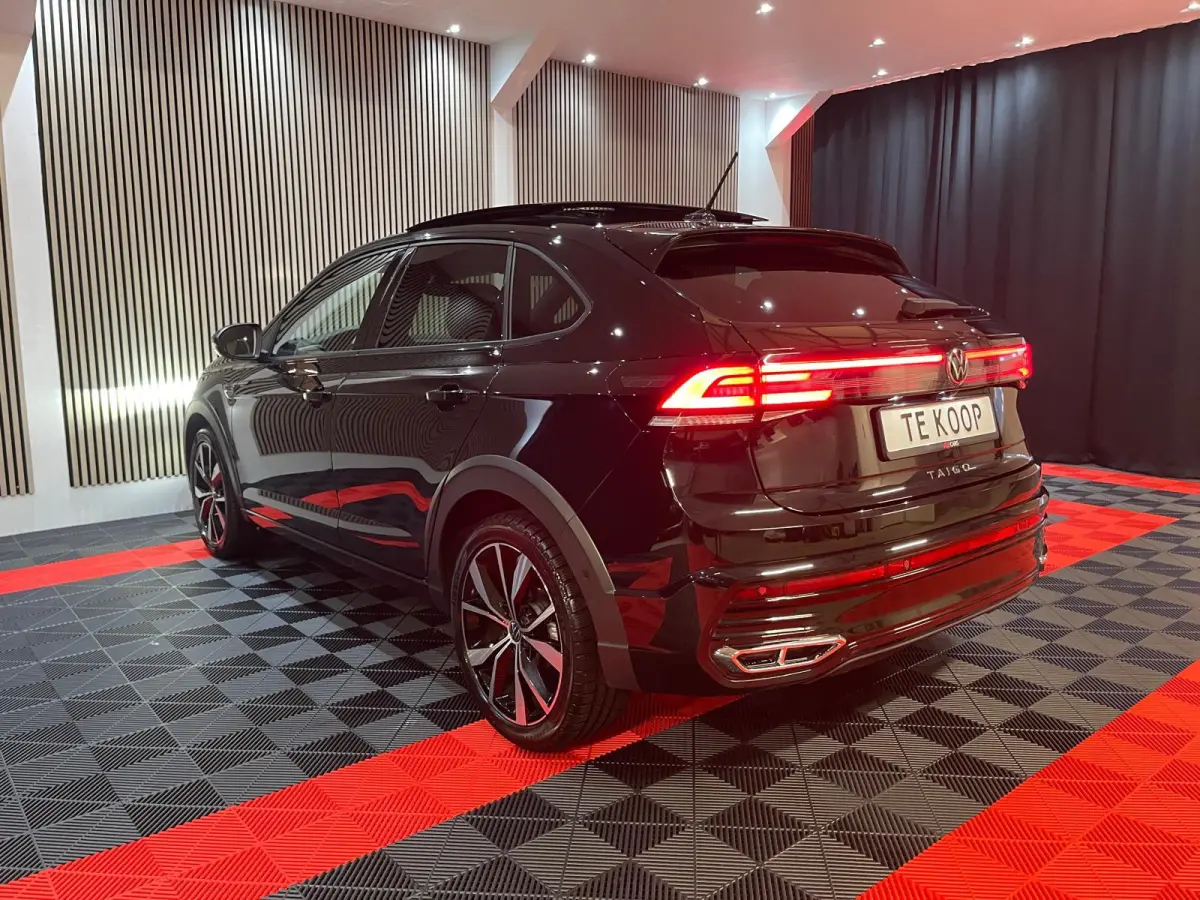 1.5 TSI R-Line R-Line Business+ | Panodak | Camera | IQ Light |