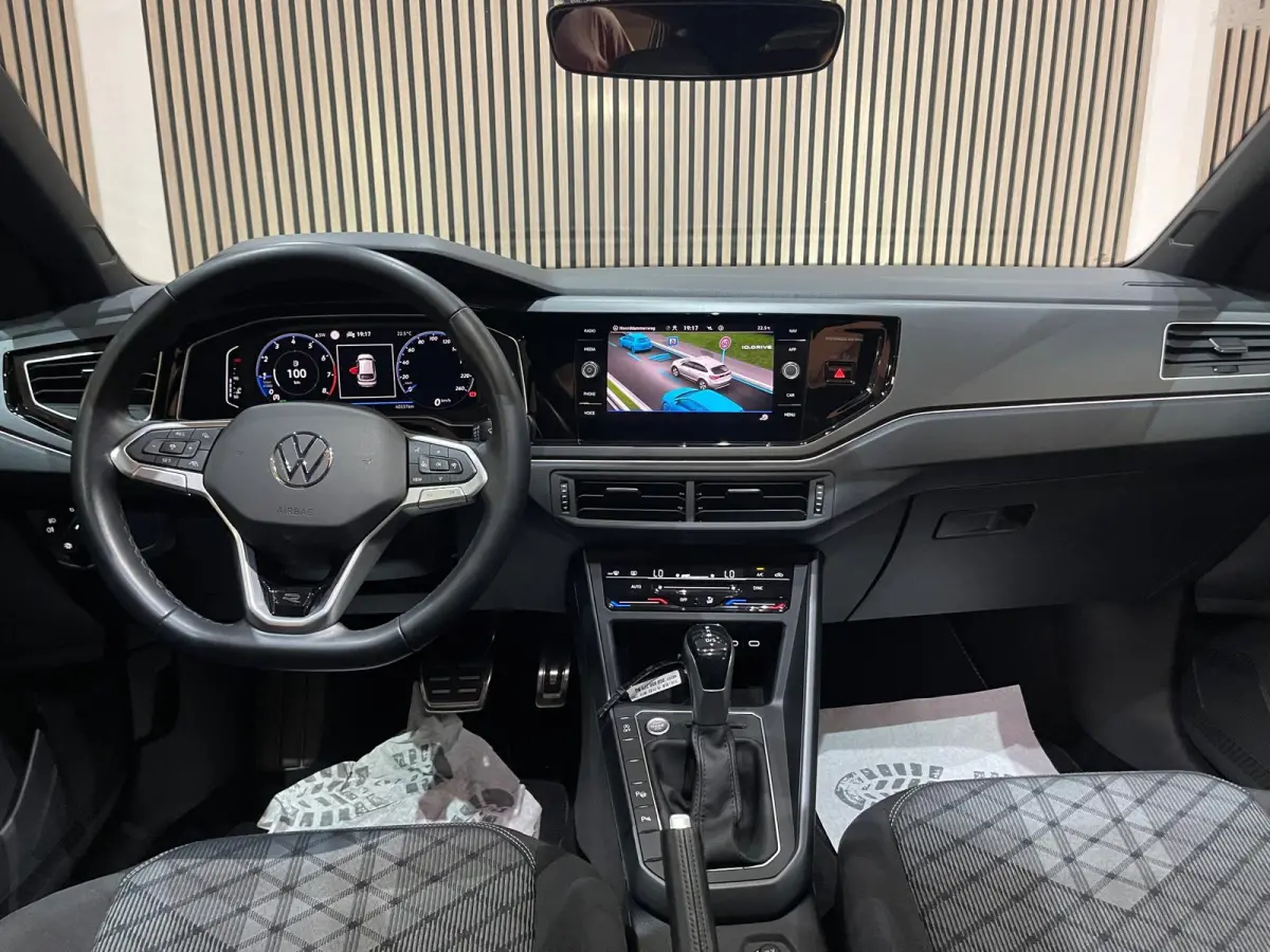 1.5 TSI R-Line R-Line Business+ | Panodak | Camera | IQ Light |