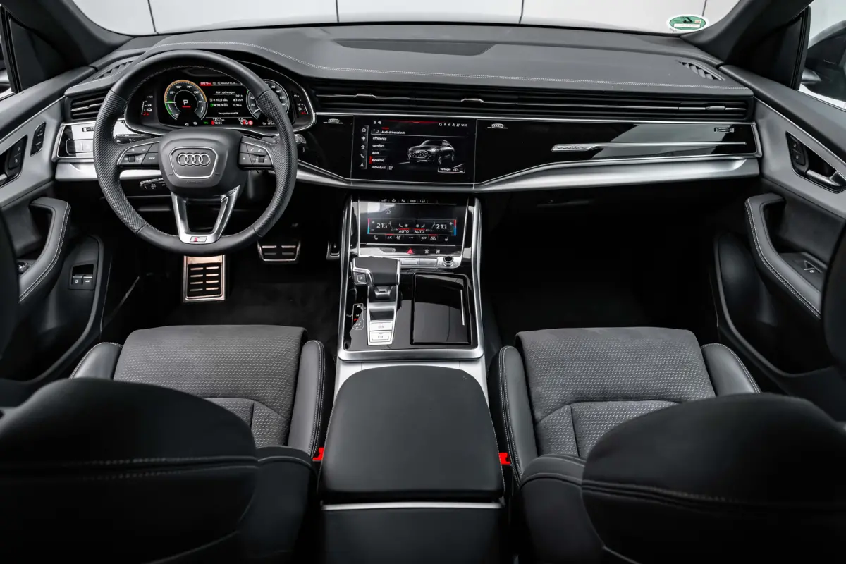 55 TFSI e quattro Pro Line S 394 PK | Trekhaak | Vierwielsturing | Panoramadak | B&O | 360 Camera