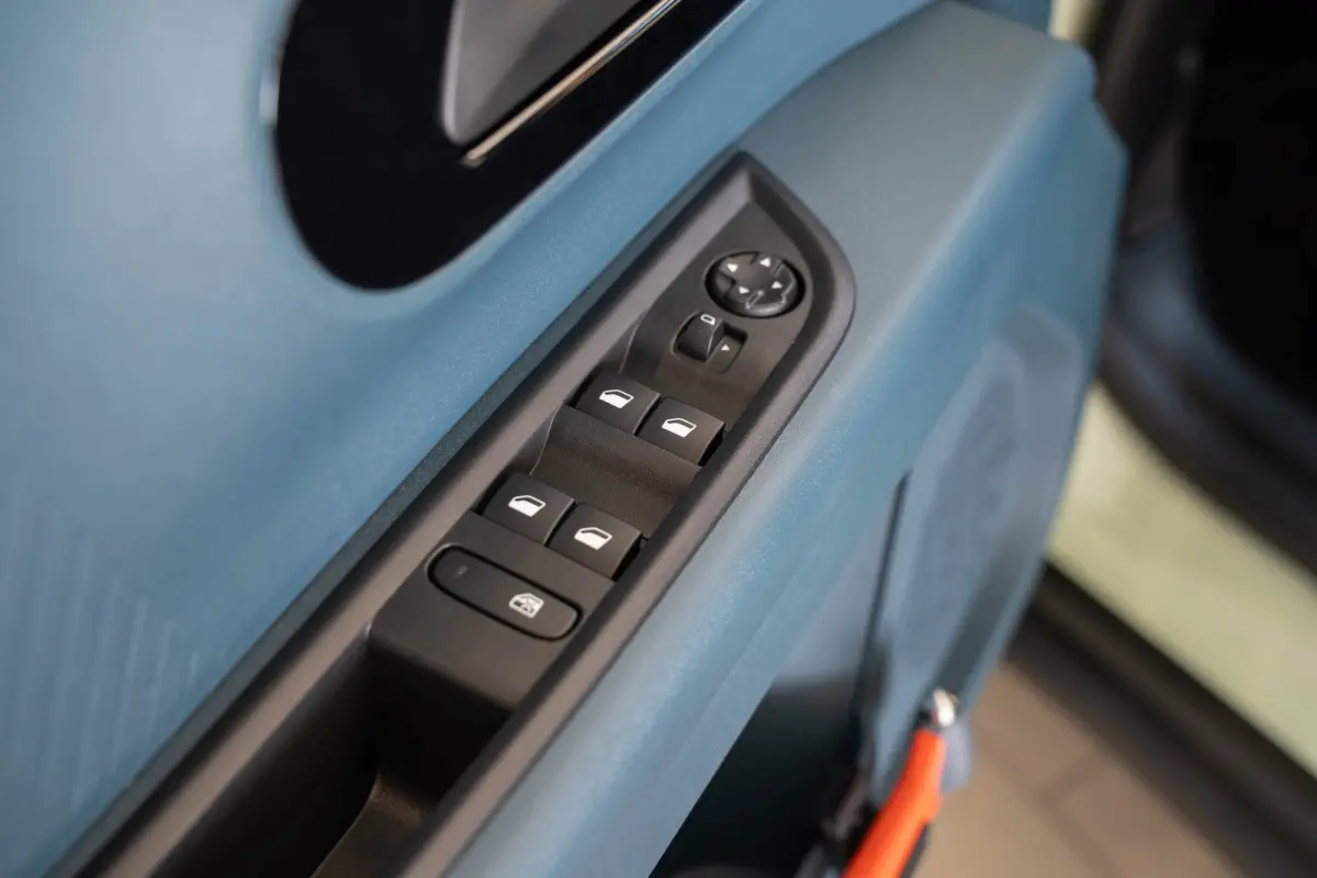 1.2 Hybrid ICON | Tot 8 Jaar Garantie | Apple Carplay & Android Auto | Parkeersensoren | Cruise Controle | Airco | USB |