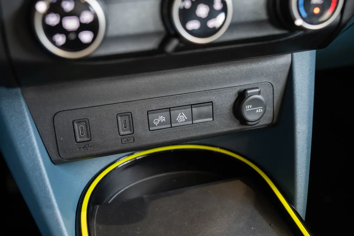1.2 Hybrid ICON | Tot 8 Jaar Garantie | Apple Carplay & Android Auto | Parkeersensoren | Cruise Controle | Airco | USB |